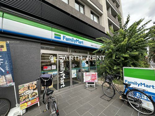 ファミリーマート 中野南台三丁目店の画像