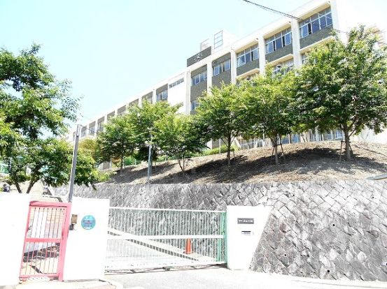 神戸市立花山小学校の画像