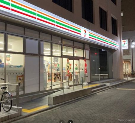 セブンイレブン 京都堀川三条店の画像