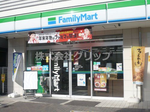 ファミリーマート 横浜子安通三丁目店の画像