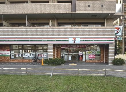 セブン・イレブン ＪＲ塚口駅前店の画像