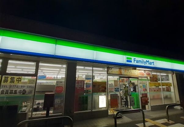 ファミリーマート峰中前店の画像