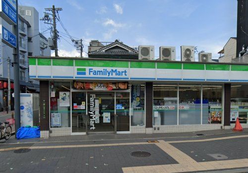 ファミリーマート成育五丁目店の画像