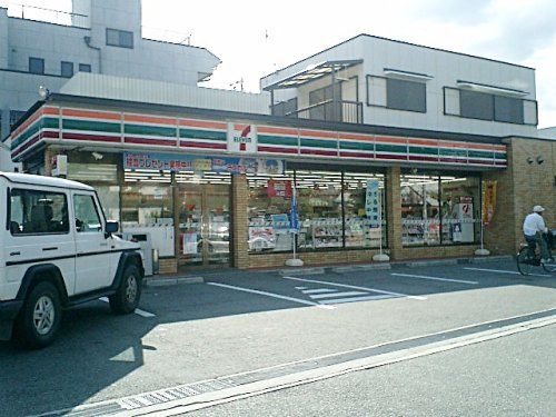 セブンイレブン 宝塚泉町店の画像