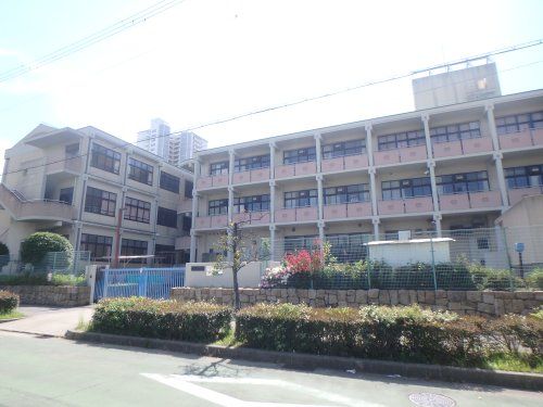 神戸市立六甲アイランド小学校の画像