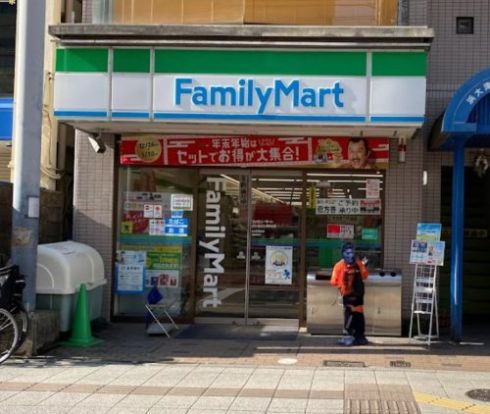 ファミリーマート びわ湖浜大津駅前店の画像