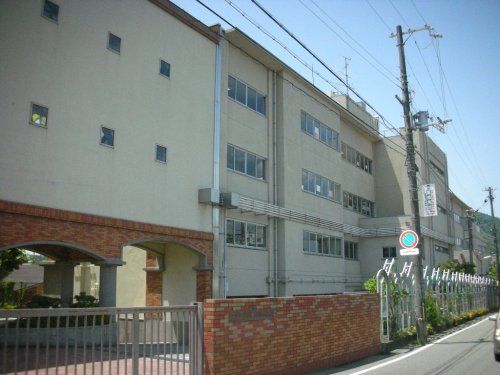 宝塚市立宝塚小学校の画像