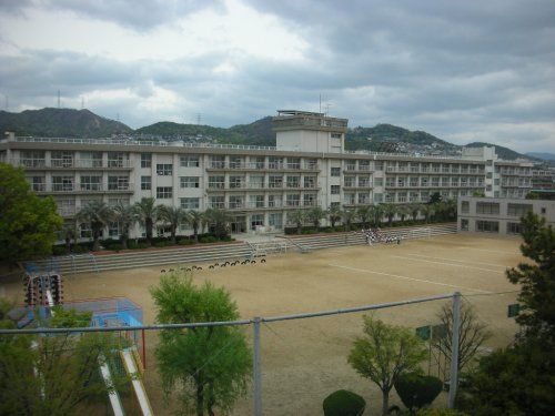 宝塚市立長尾南小学校の画像