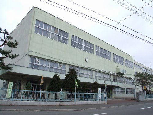 札幌市立平和通小学校の画像