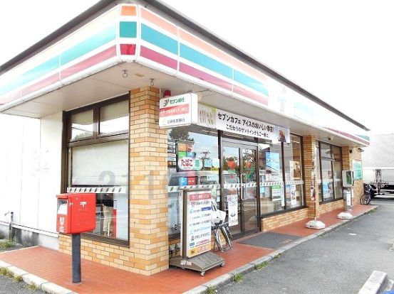 セブンイレブン　神戸有野町岡場店の画像