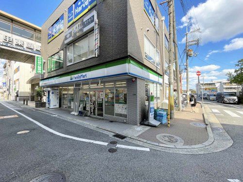 ファミリーマート 甲東園駅東口店の画像