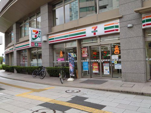 セブンイレブン 鶴見駅東口中央通り店の画像