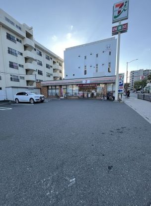 セブンイレブン 吹田南金田1丁目店の画像