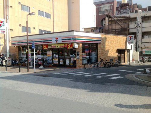 セブンイレブン 京都桂駅東口店の画像