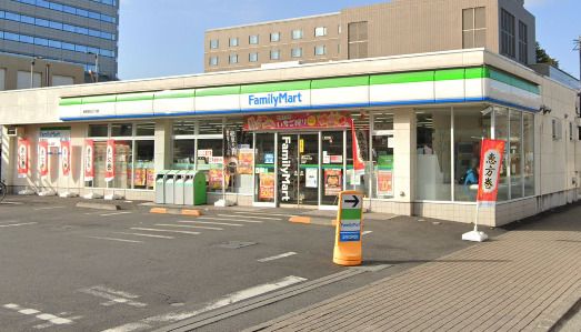 ファミリーマート 練馬高松五丁目店の画像