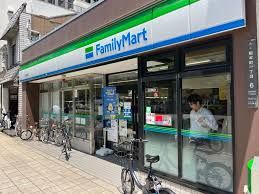 ファミリーマート 靱公園前店の画像