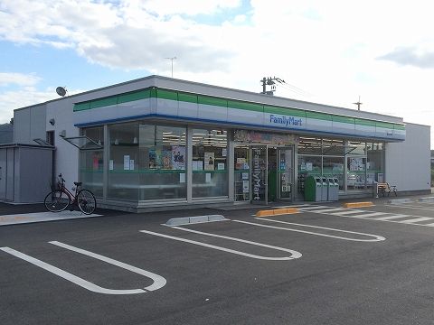 ファミリーマート 総社東店の画像