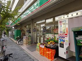 ローソンストア100 LS淀川西三国店の画像