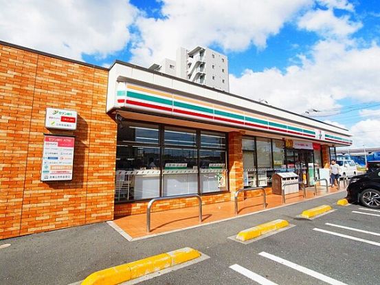 セブンイレブン 足立六町1丁目店の画像