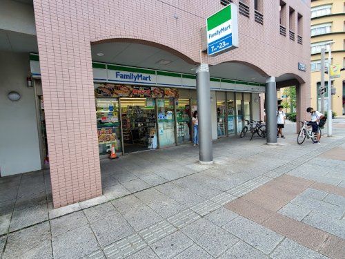 ファミリーマート 幕張ベイタウン店の画像