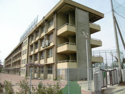 八尾市立龍華中学校の画像