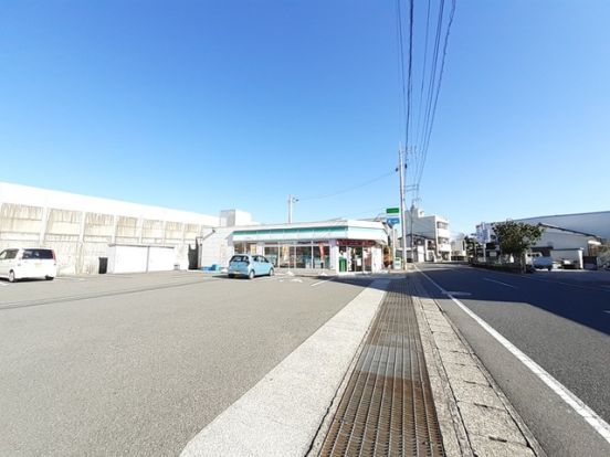 ファミリーマート 後免駅前店の画像