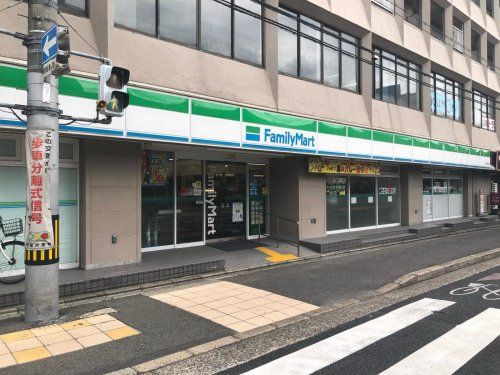 ファミリーマート丸太町猪熊店の画像