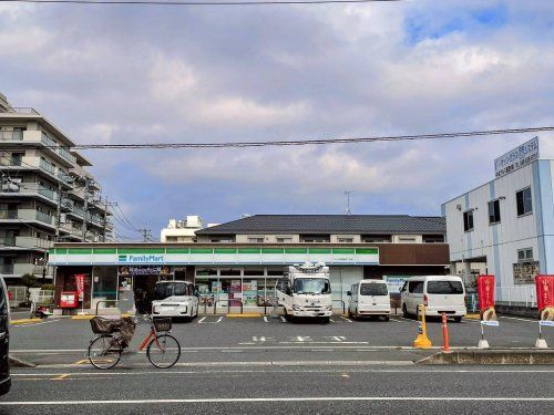 ファミリーマート さいたま西堀五丁目店の画像