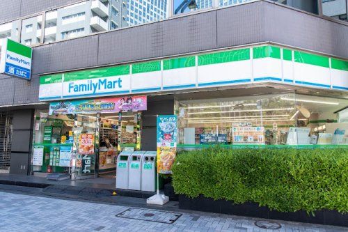 ファミリーマート 新川中央大橋店の画像