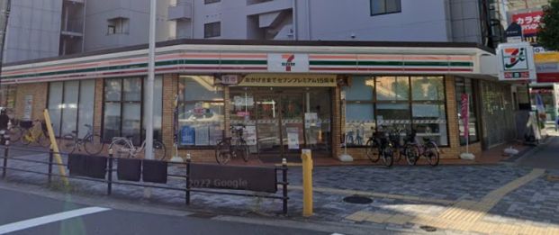 セブンイレブン 東三国御堂筋店の画像