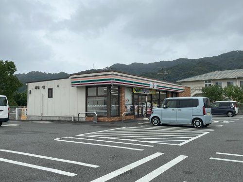 セブンイレブン　八代本野町店の画像