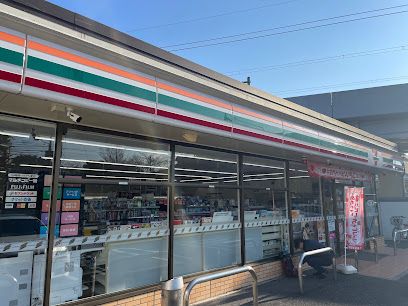 セブンイレブン 多摩鶴牧1丁目店の画像