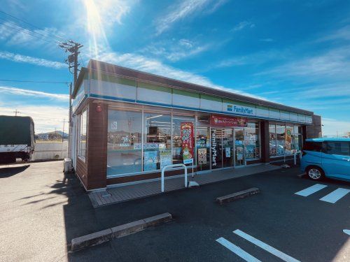 ファミリーマート 犬山塔野地北店の画像