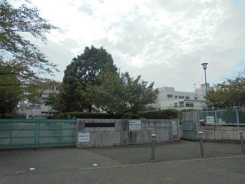 町田市立小山田中学校の画像