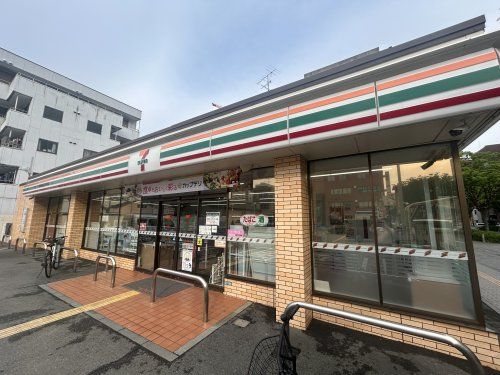 セブンイレブン 堺熊野町東4丁店の画像