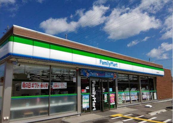 ファミリーマート日高町鶴岡店の画像