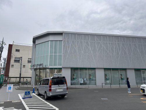 埼玉りそな銀行 東松山支店の画像