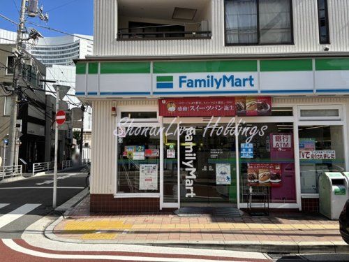 ファミリーマート 雨宮音楽通り店の画像