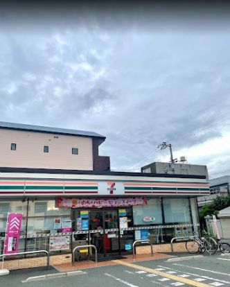 セブンイレブン 大阪諏訪3丁目店の画像