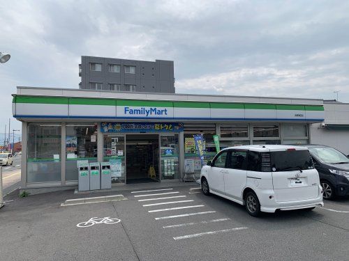 ファミリーマート 長野栗田店の画像