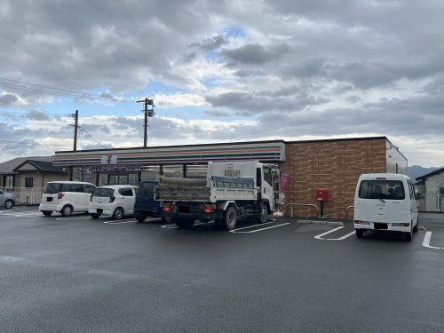 セブンイレブン 八代葭牟田店の画像