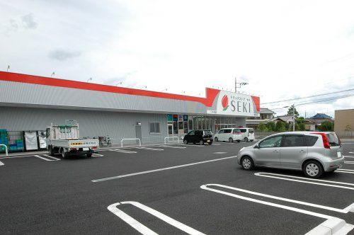 ドラッグストアセキ新駒林店の画像