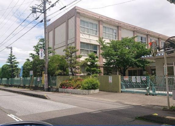 一宮市立萩原小学校の画像