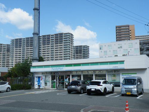 ファミリーマートJR尼崎駅西店の画像