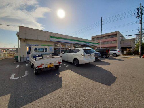 ファミリーマート 京田辺草内店の画像