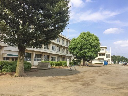 三芳町立藤久保小学校の画像