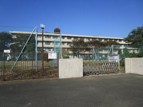 白岡市立白岡中学校の画像