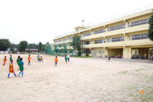 新座市立新座小学校の画像