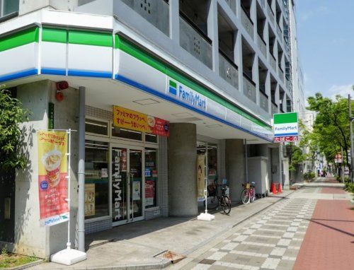 ファミリーマート 本庄西三丁目店の画像