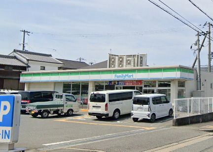 ファミリーマート 大久保インター北店の画像